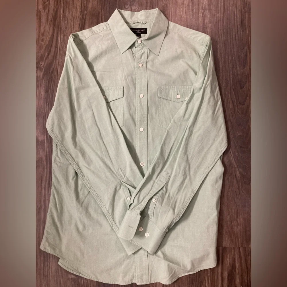 Banana Republic Men’s Soft Wash Large Button Down‎ Shirt